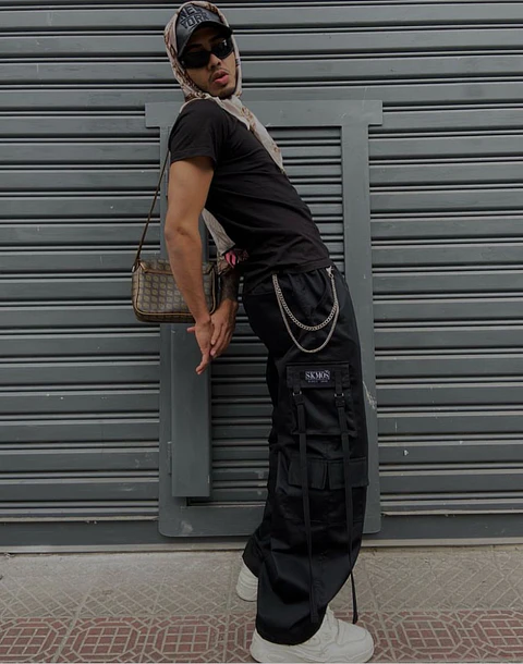 STRIPS BLACK CARGO