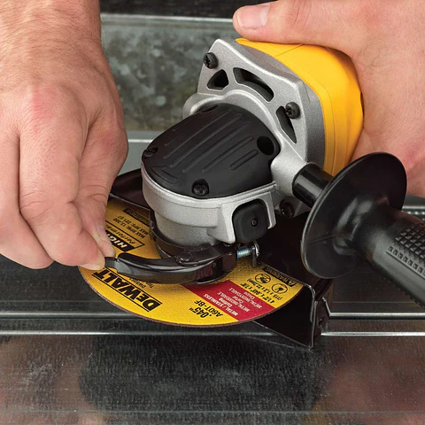 Esmeril Angular 4 1/2" Inalámbrico 20V Litio-ion DeWalt - 2 Baterías de 4 Ah + Cargador + Bolso de Traslado