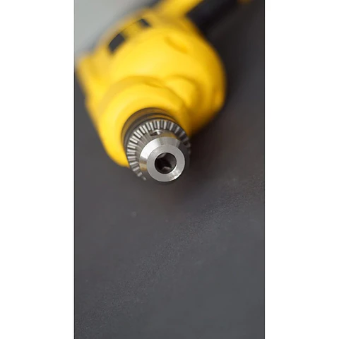 Taladro Rotación 10mm (3/8") 550 W DeWalt - Incluye (1) Llave Mandril