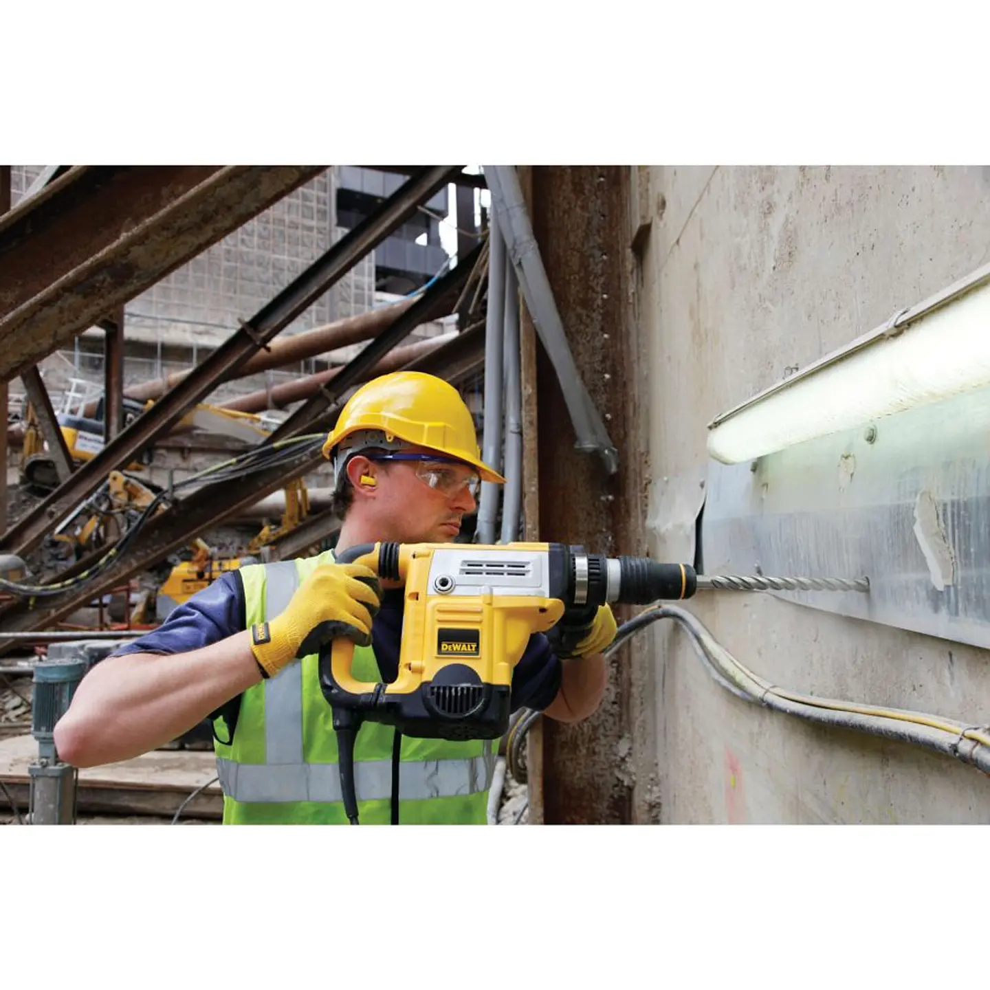 Broca SDS Max, 4 Filos, 38 x 570 DeWalt 2