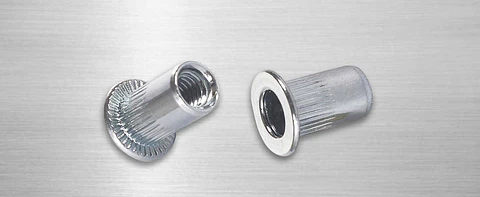 Tuerca Remachable Métrica M8-1.25 x 18.0mm Mamut · Caja de 100 un.