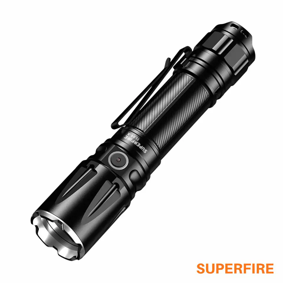 Lanterna Táctica 20W 1800lm IP67 Flashlight SUPERFIRE 1