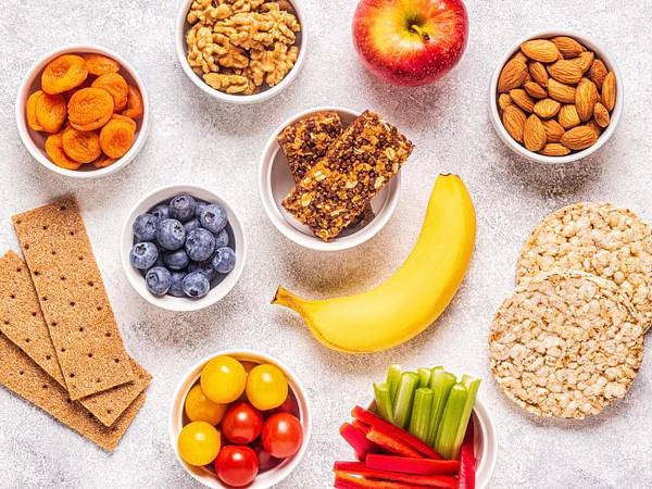 Snack para bebés: ¿Cuándo y cómo introducir el primer snack en su dieta?