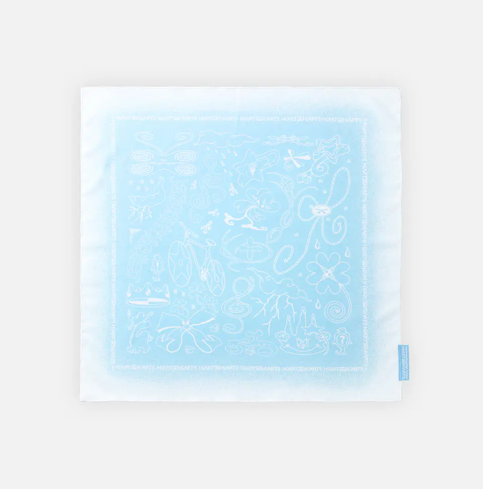 BANDANA [BLUE ver.] - Hearts2Hearts - The 1st Single 'The Chase' 1