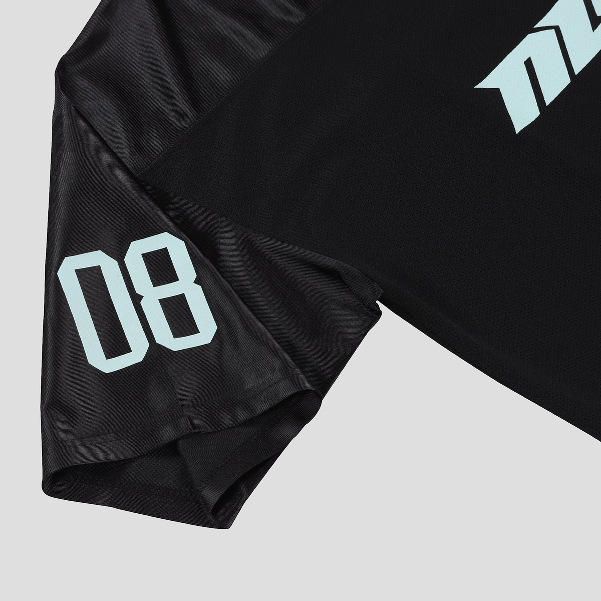 UNIFORM - SHINee WORLD Ⅵ [PERFECT ILLUMINATION : SHINee’S BACK] MD 8