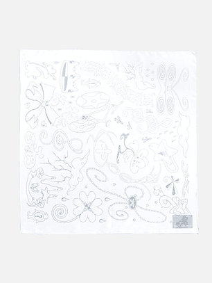 BANDANA [WHITE ver.] - Hearts2Hearts - The 1st Single 'The Chase'