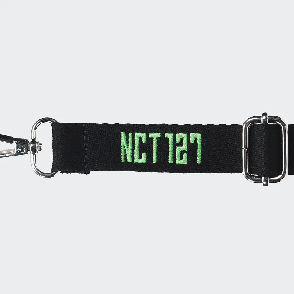 FANLIGHT POUCH SET - NCT 127 4TH TOUR 'NEO CITY  SEOUL - THE MOMENTUM' MD 4