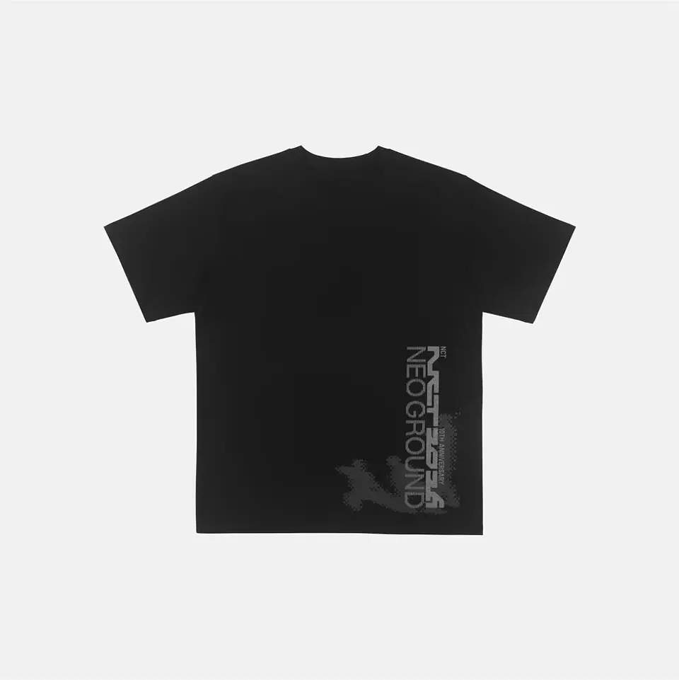 🏷️[PREVENTA] EO GROUND T-SHIRT [BLACK ver.] - NCT 10TH ANNIVERSARY [NCT 2026] POP-UP : NEO GROUND MD 1