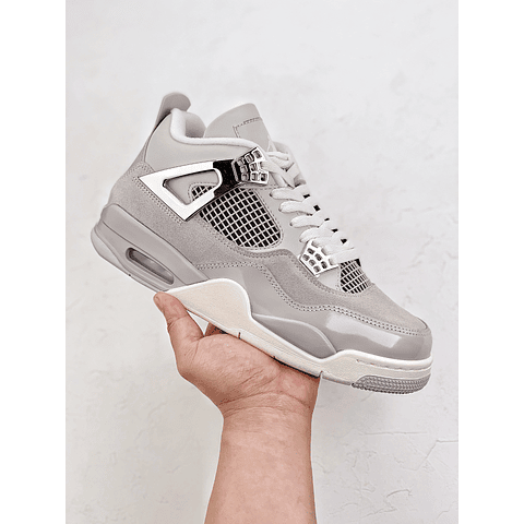 Jordan retro 4 frozen moments