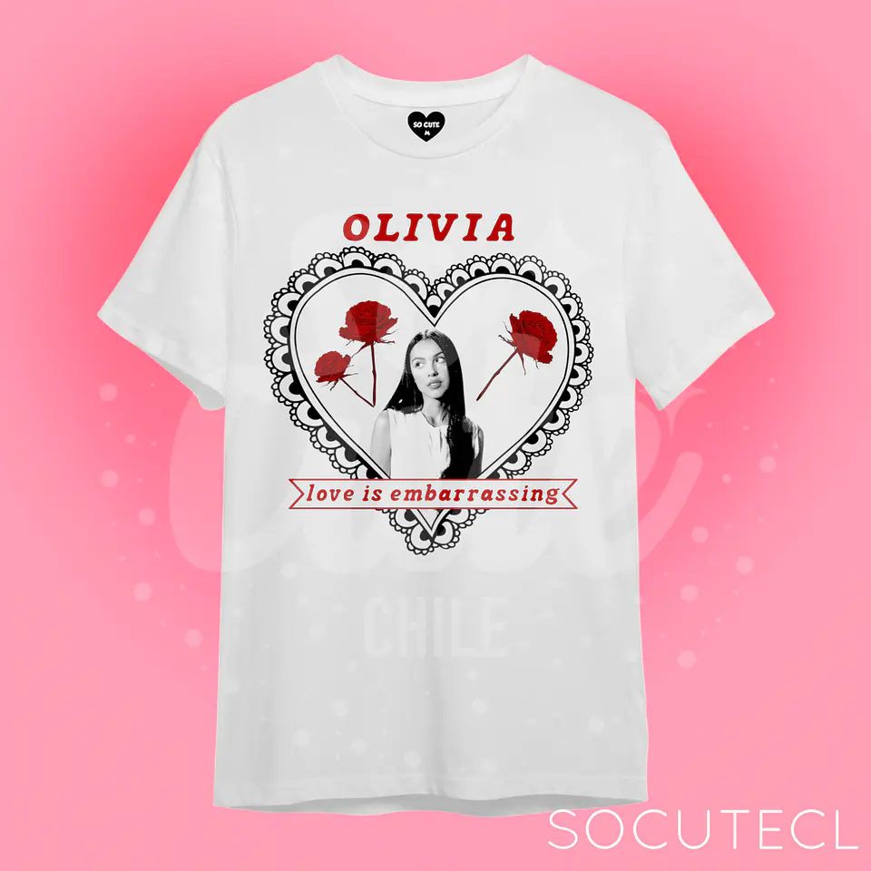 POLERA LOVE IS EMBARRASSING OLIVIA RODRIGO 1