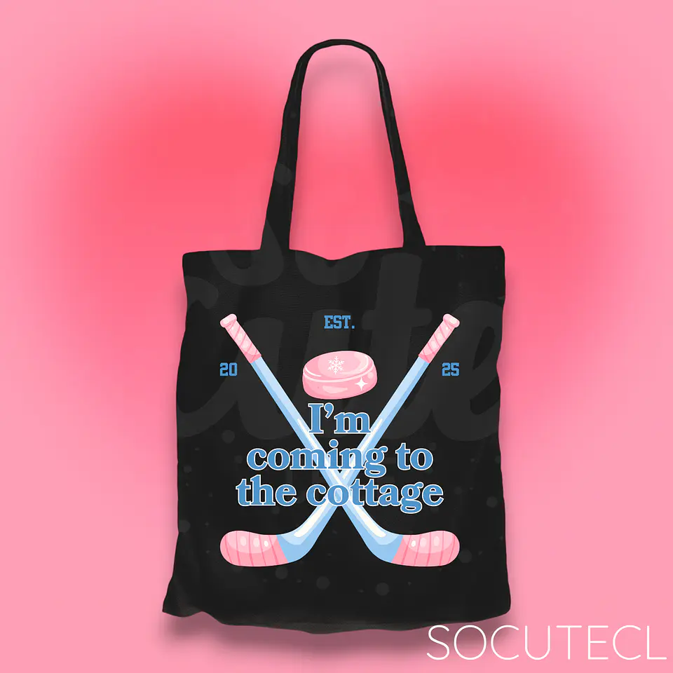 TOTE BAG IM COMING TO THE COTTAGE 03 2
