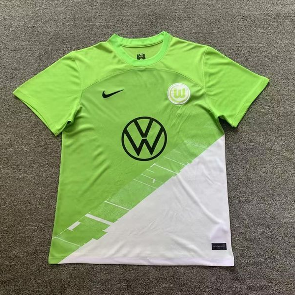 (M001) Camiseta 1º VfL Wolfsburgo - Versión Fan - 23/24