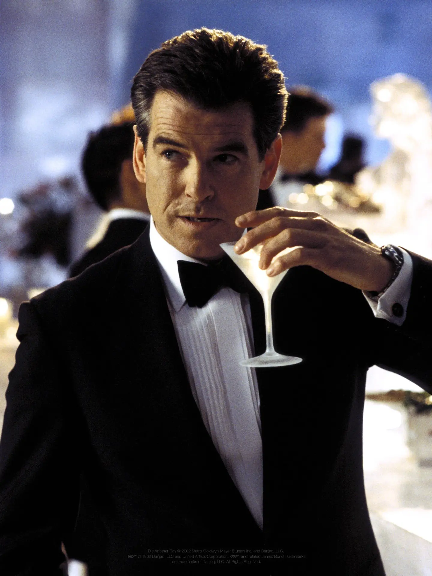 THE SHAKEN - 007 3