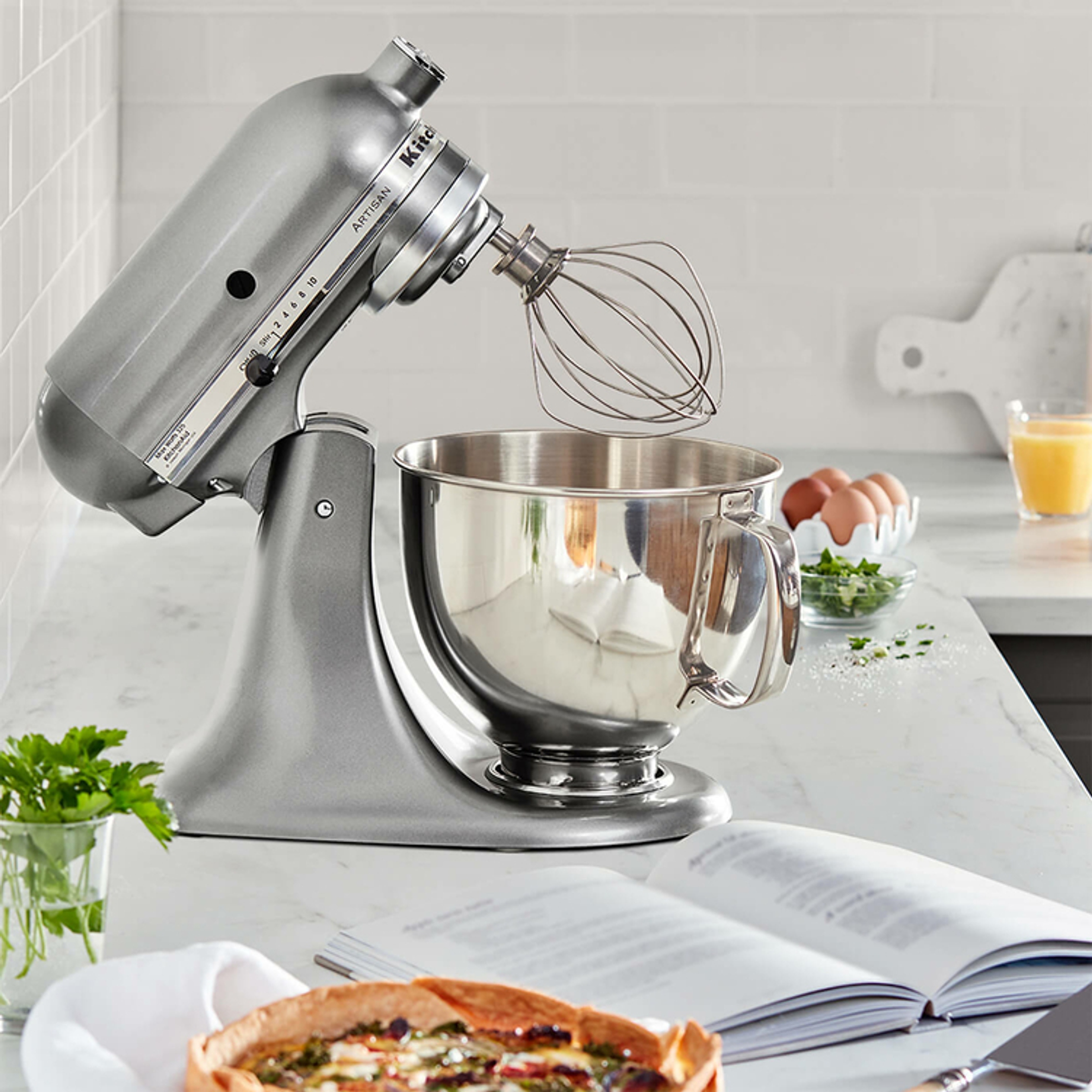 Batidora de Pedestal KITCHENAID modelo Artisan de 4.7 LITROS PLATEADO 4