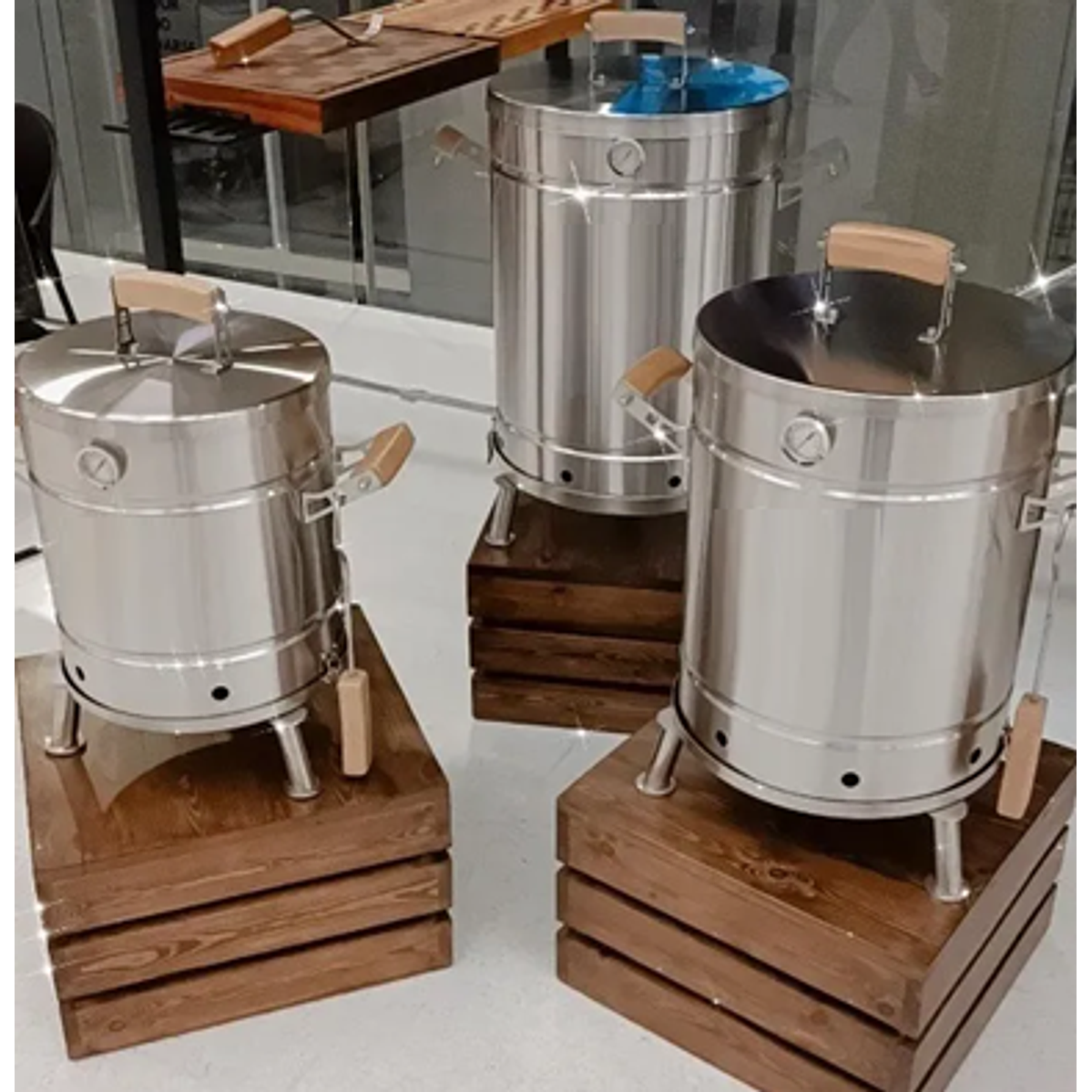 Barril Asador Mediano en Acero Inoxidable Parrilla Removible + 10 Ganchos  9