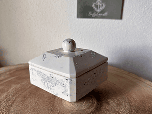 Caixa Decorativa em Jesmonite com Tampa