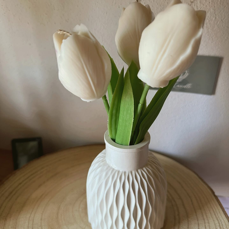 Jarra Decorativa em Jesmonite com Tulipas em Vela 2