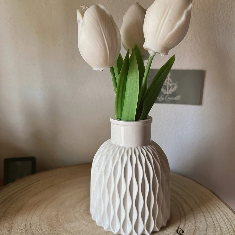 Jarra Decorativa em Jesmonite com Tulipas em Vela 1