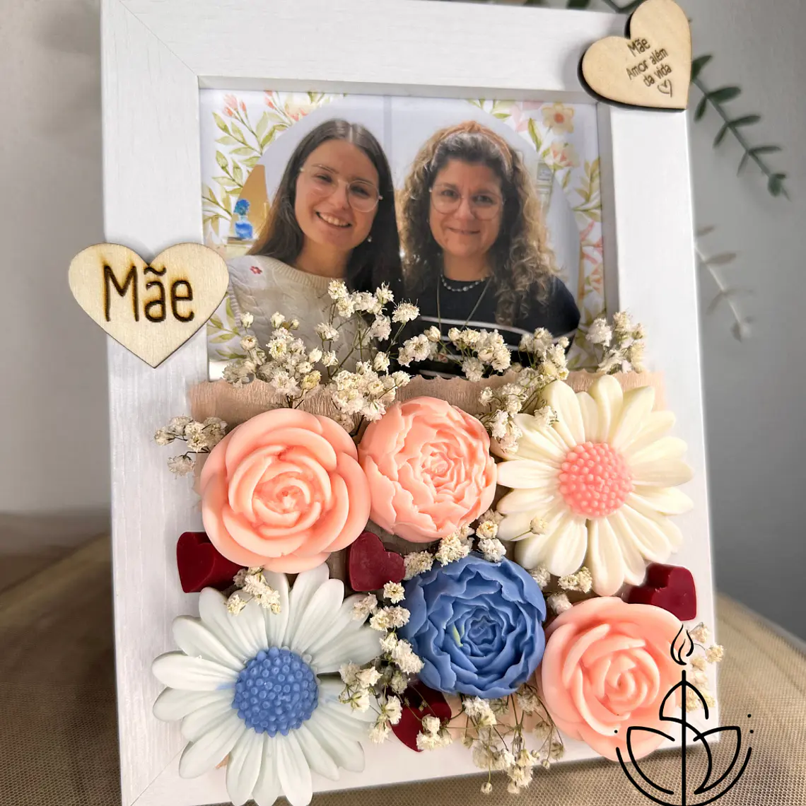 Moldura Personalizada com Fotografia e Flores Decorativas 2