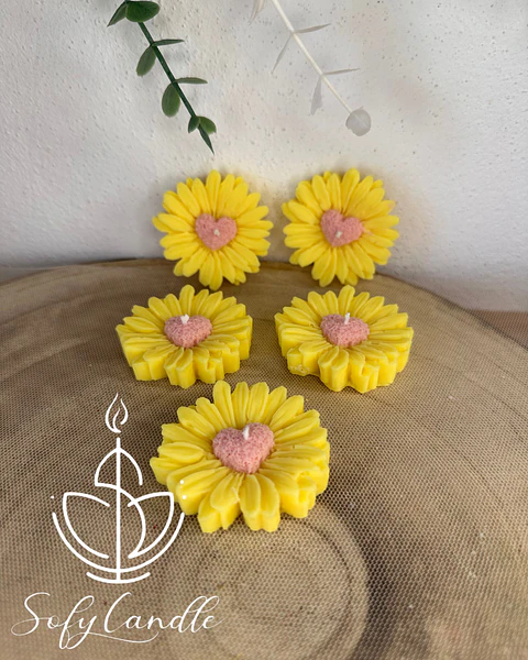 Vela Flor Margarida com Coração – Mini Vela Artesanal