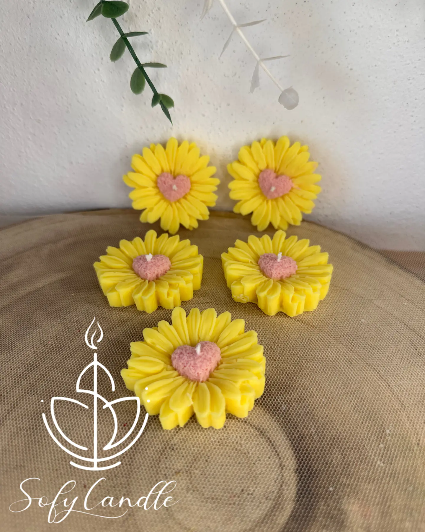 Vela Flor Margarida com Coração – Mini Vela Artesanal 1