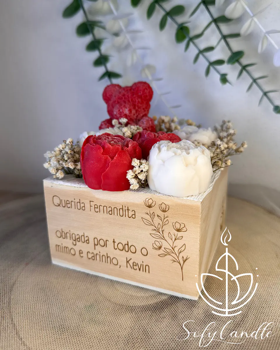 Arranjo Floral Artesanal com Velas Decorativas 2