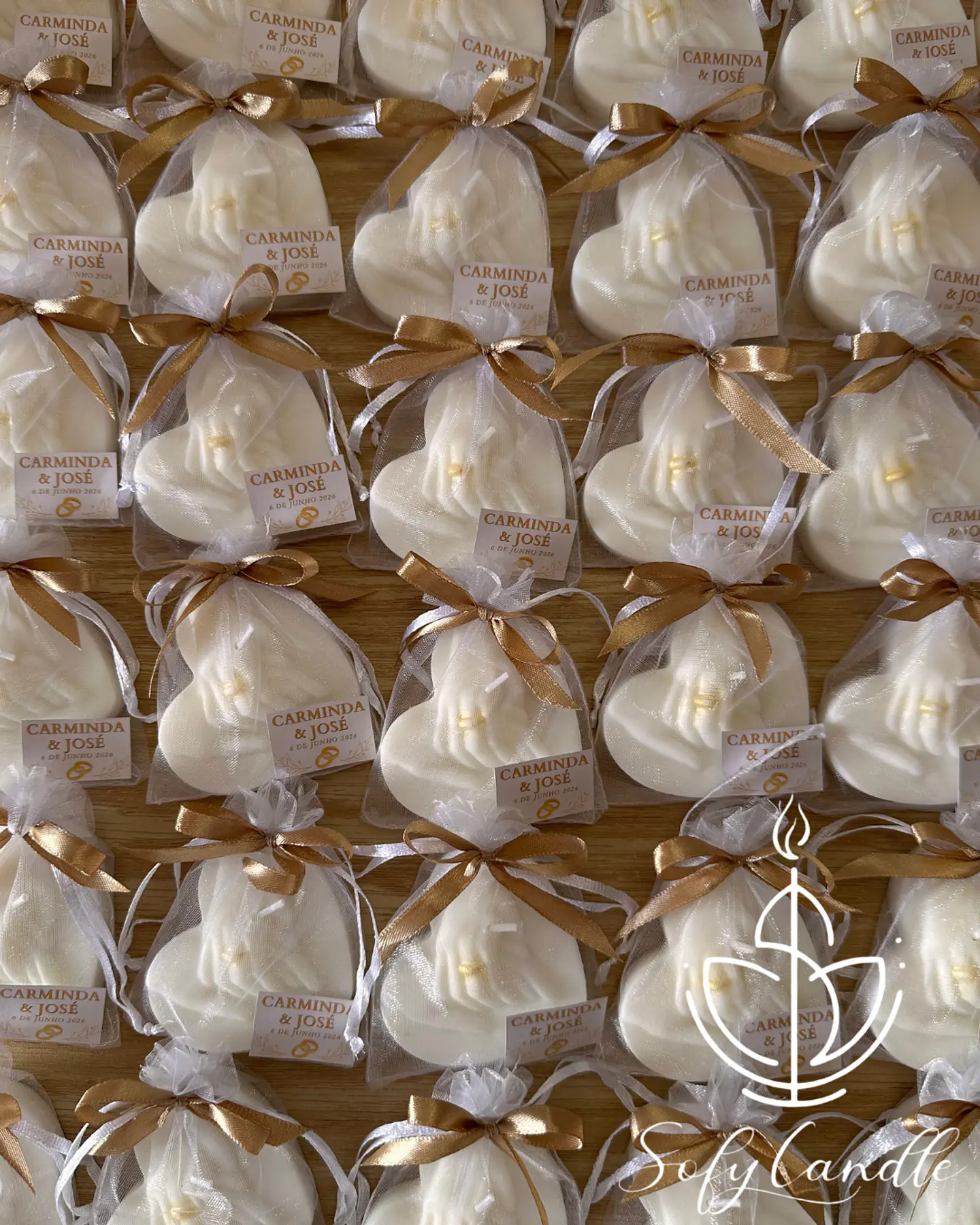 Mãos com Aliança em Vela Personalizada 3