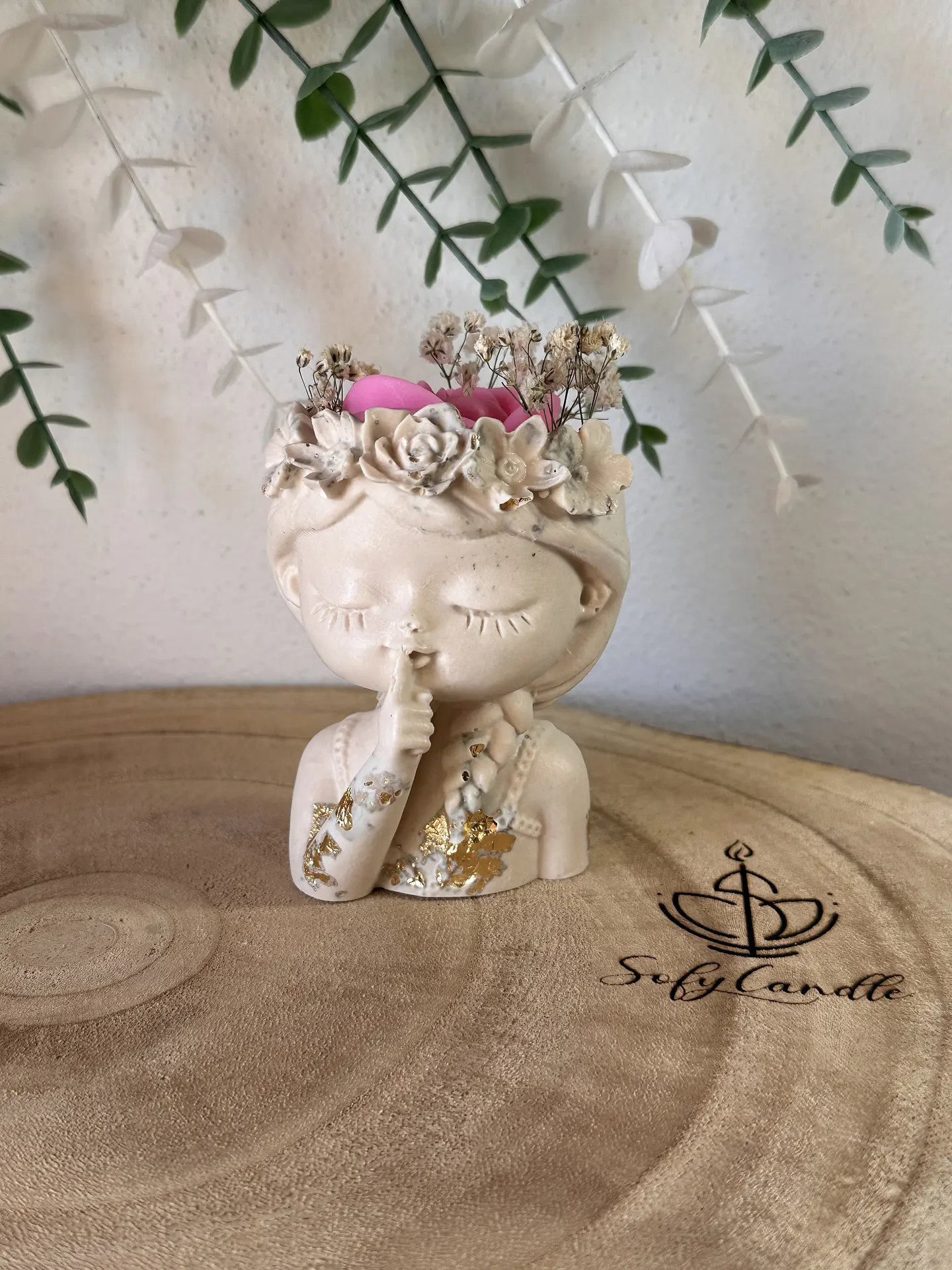 Menina Shiu com Vela Aromática  1
