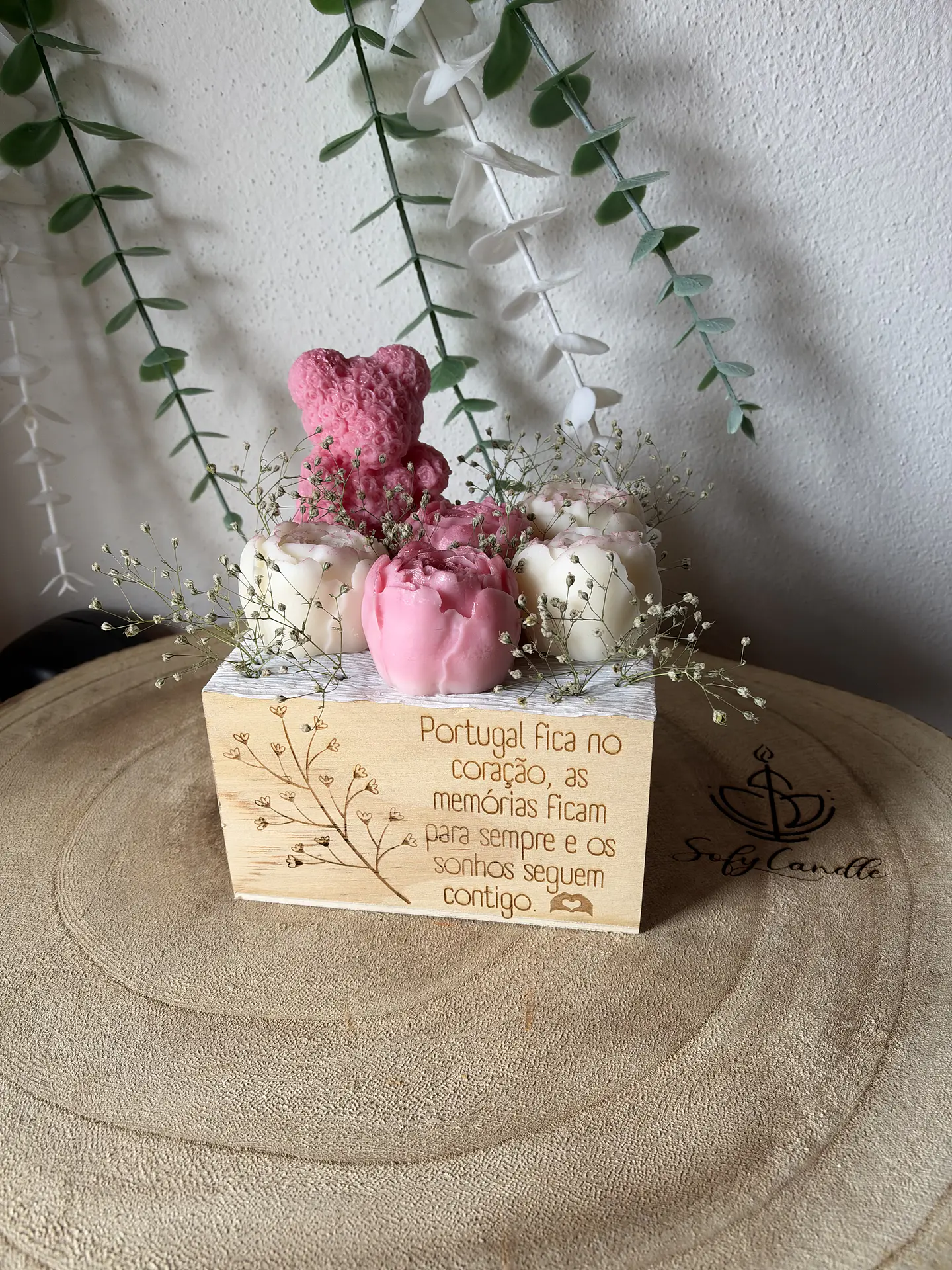Arranjo Floral Artesanal com Velas Decorativas 2