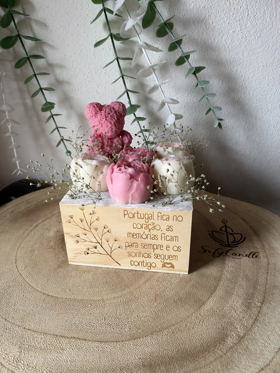 Arranjo Floral Artesanal com Velas Decorativas 2