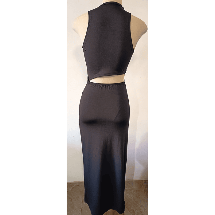 VESTIDO NEGRO BRASILEÑO  ESTRELLA MODELO CUT OUT CON ABERTURAS  3