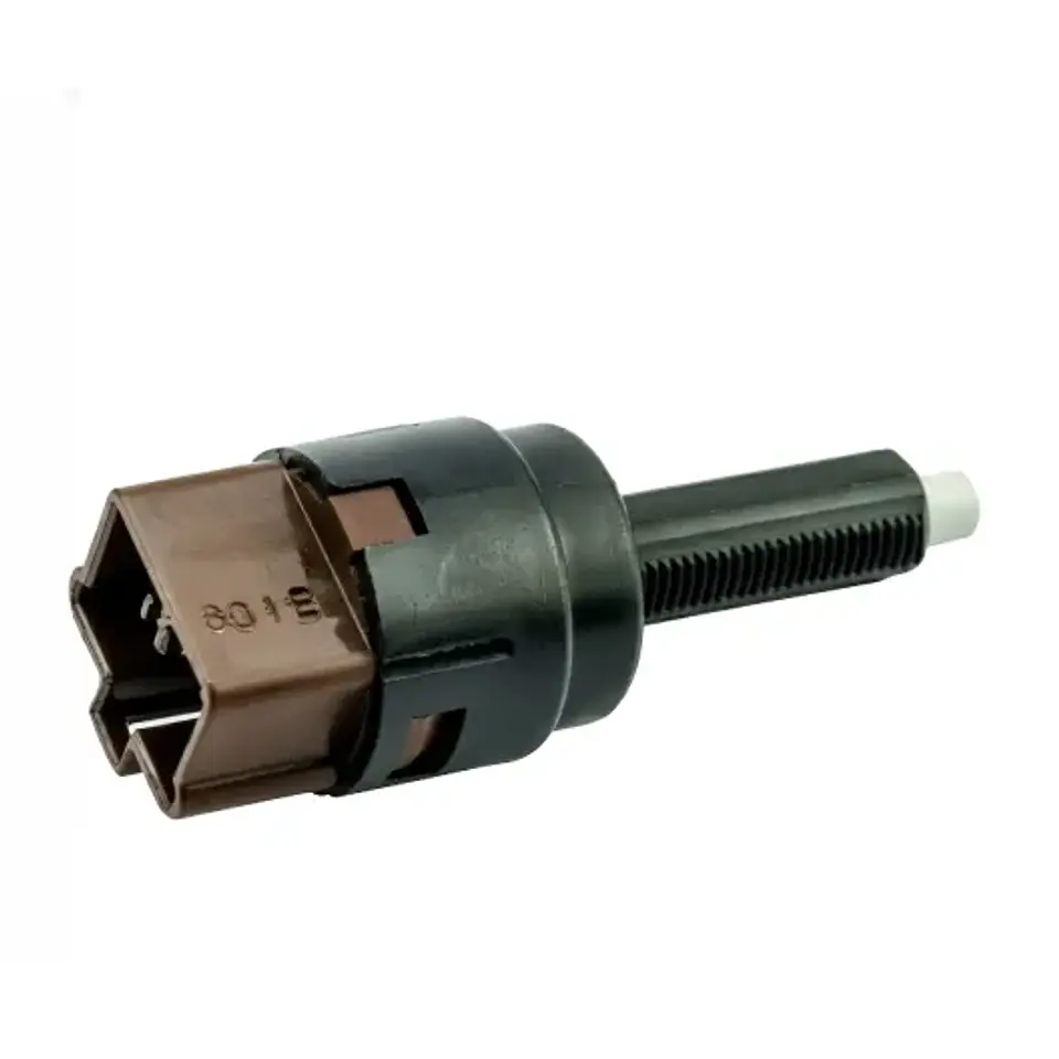 Switch pedal de freno 2016-2023 — L200 KL1/KK1 1
