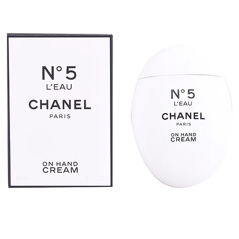 Chanel Nº 5 L'EAU on hand cream, creme de mãos