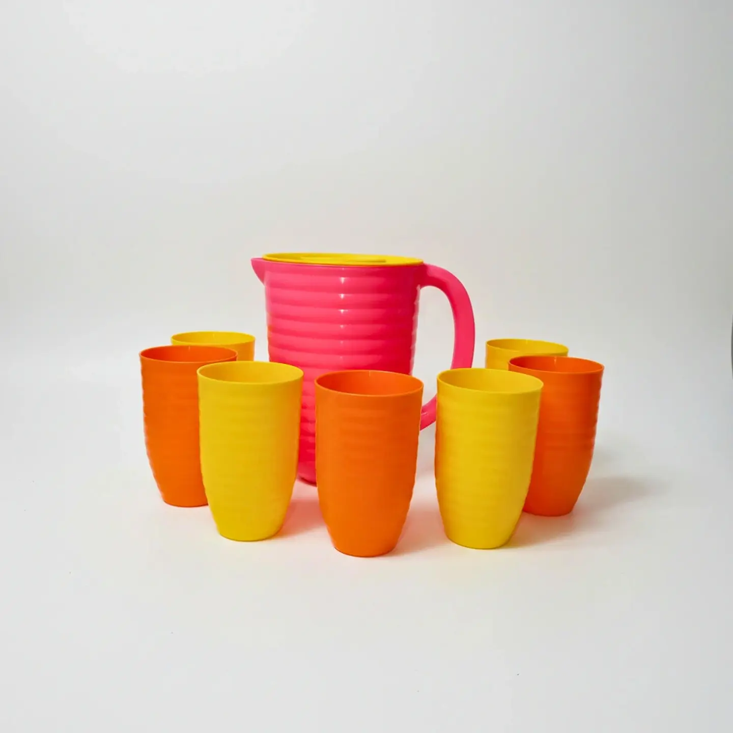 Set de Jarra 2 L y 6 Vasos de Plástico 370 ml 4
