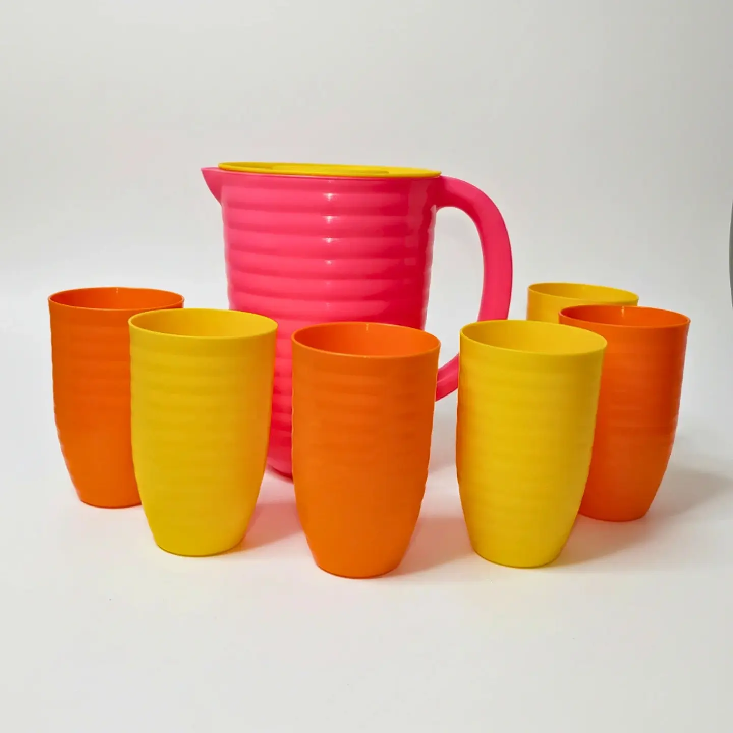 Set de Jarra 2 L y 6 Vasos de Plástico 370 ml 1