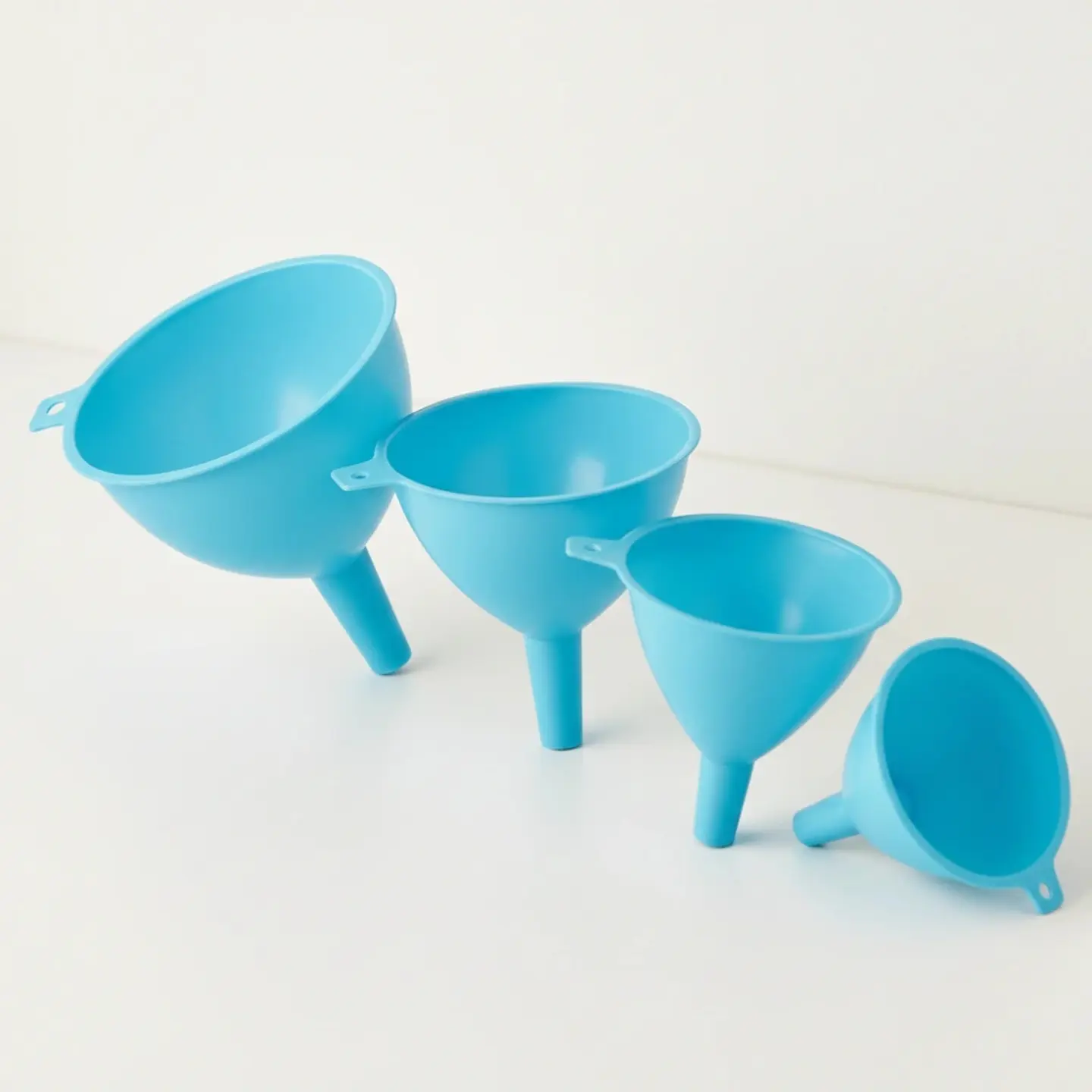 Set de 4 Embudos Azules | Plástico 5