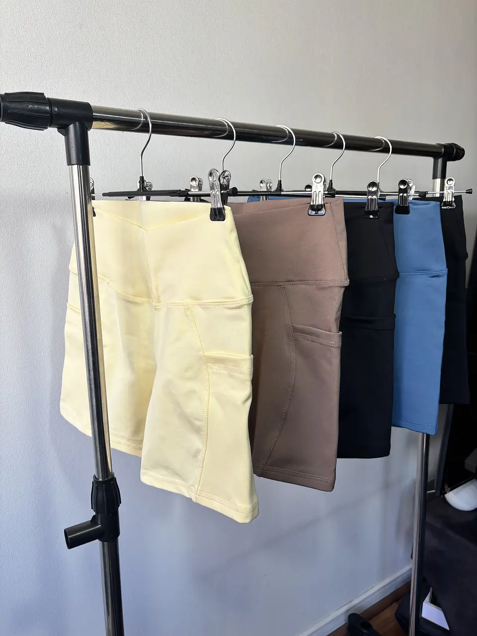 Short con bolsillos laterales 3