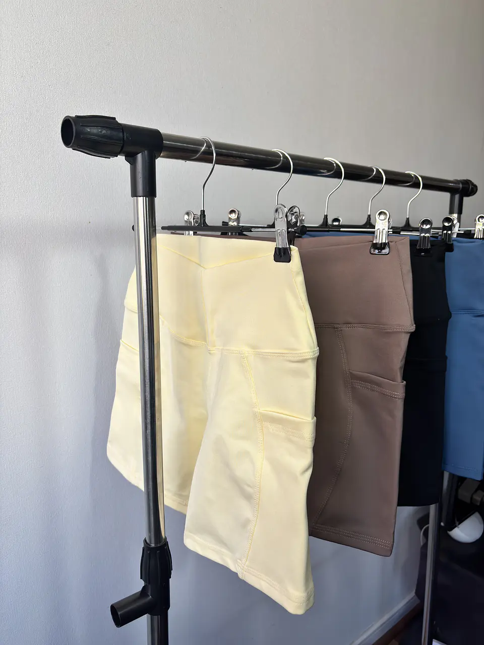 Short con bolsillos laterales 5