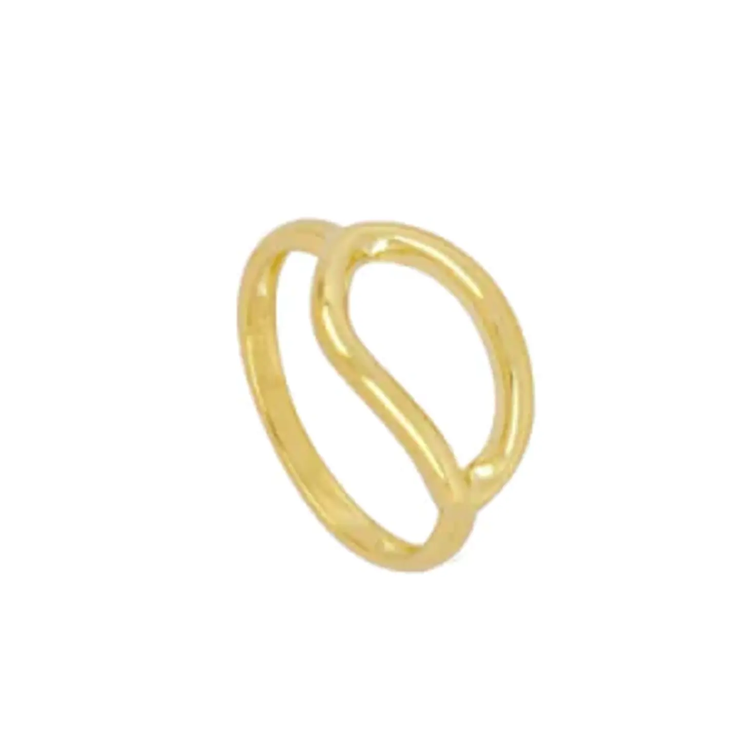  Anillo con forma ovalada en plata bañada en oro. 1