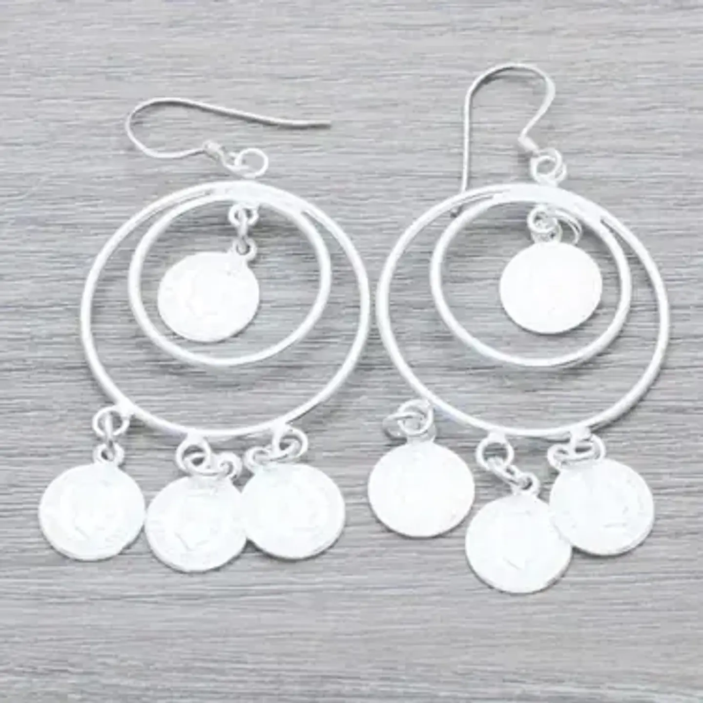 Pendientes de aro con monedas 1