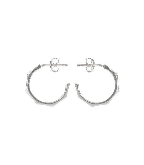 Pendiente medio aro hexagonal