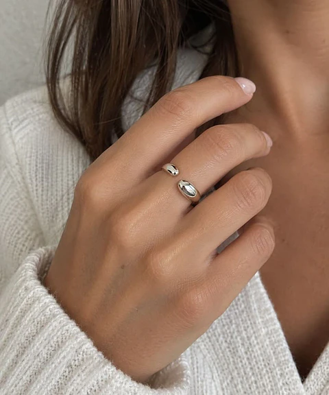 Anillo con motivo de gota