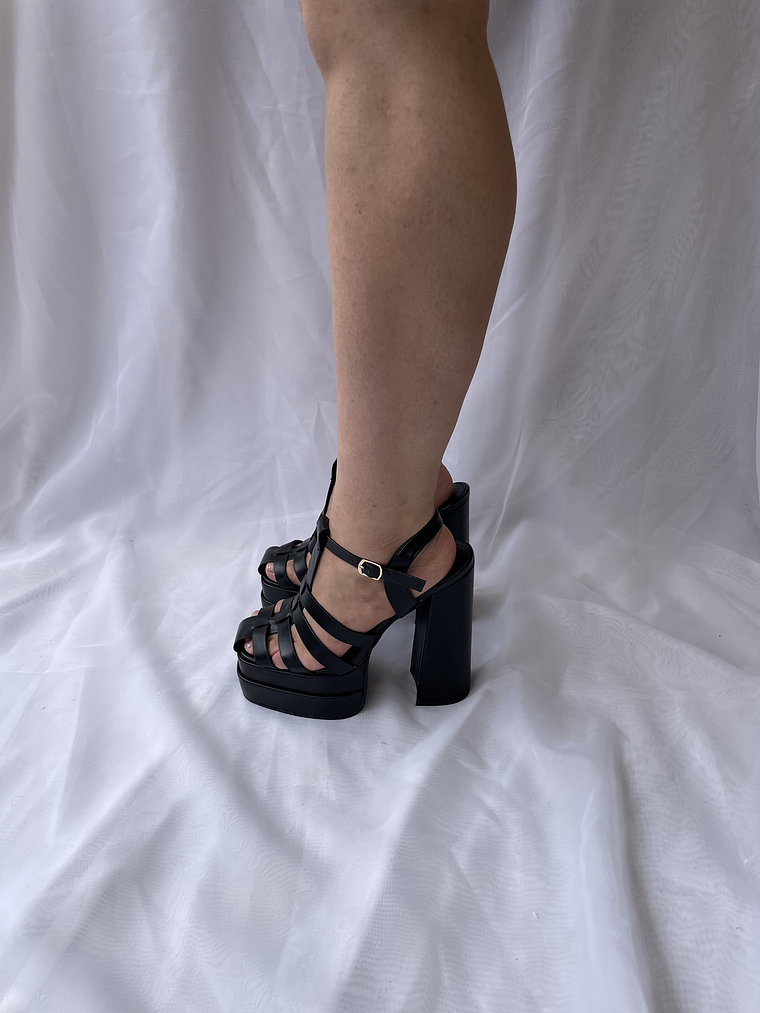 Sandalia Valentina Negra Plataforma 1