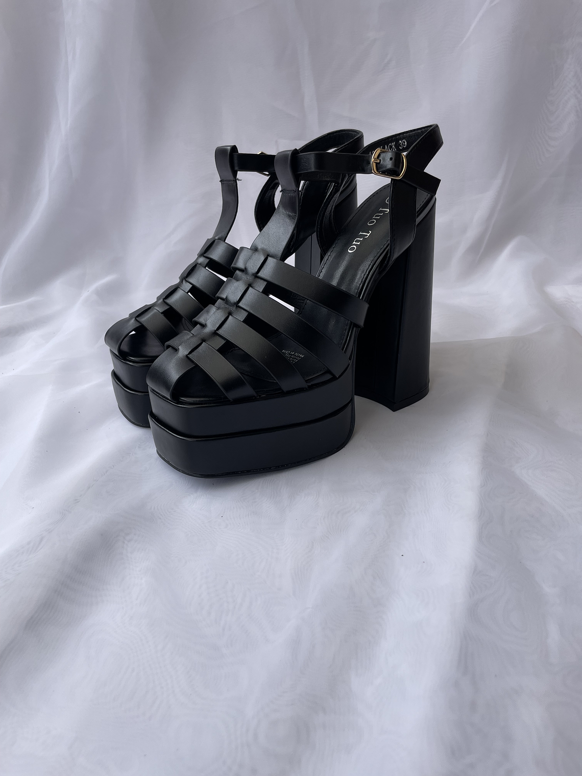 Sandalia Valentina Negra Plataforma 3