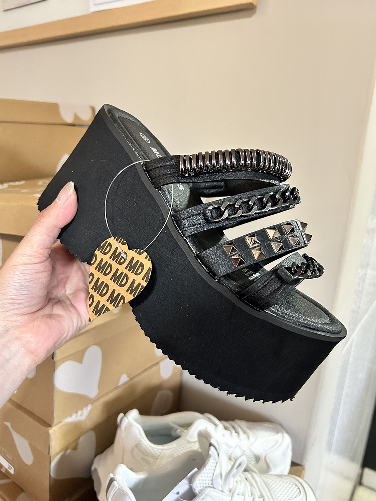Sandalias Plataforma Tachas  3