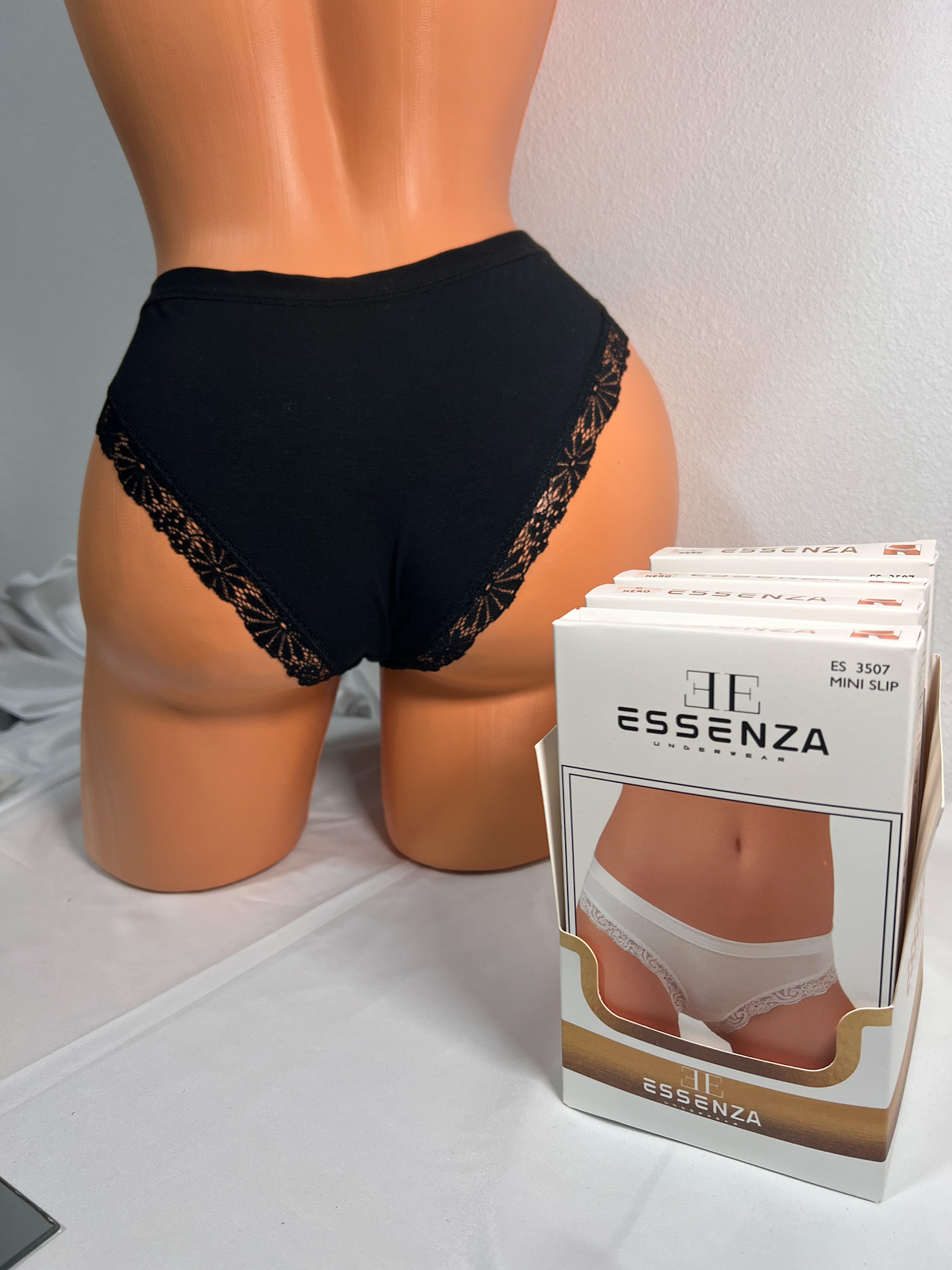 CUECA PRETA ESSENZA (QUALIDADE) 4