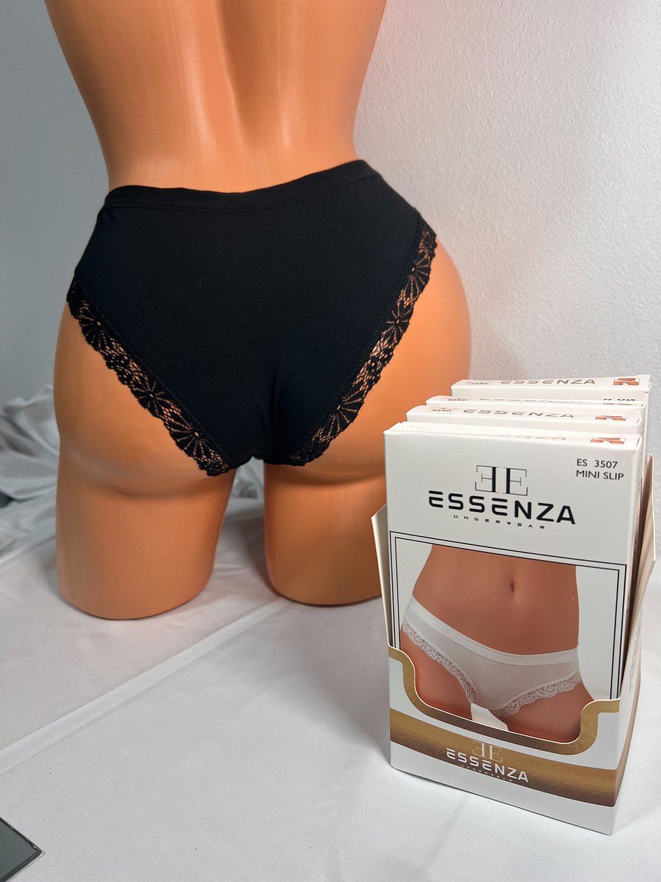 CUECA PRETA ESSENZA (QUALIDADE) 4