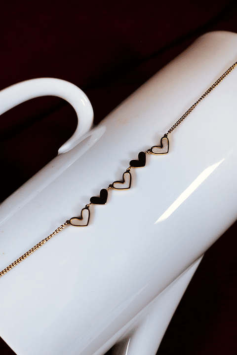 Colar de Corações Brancos e dourados 