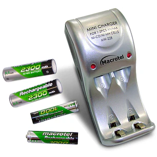 CARGADOR DE PILA MACROTEL AA/AAA/9V CON 2 PILAS AA 2300mAh Y 2 AAA 1000 mAh