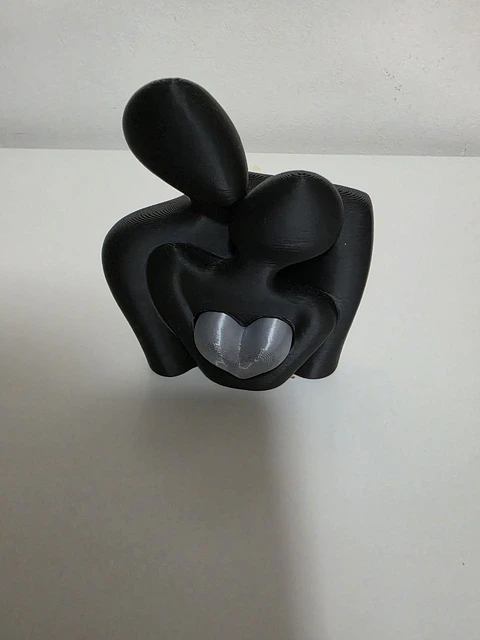 Casal Abraçado